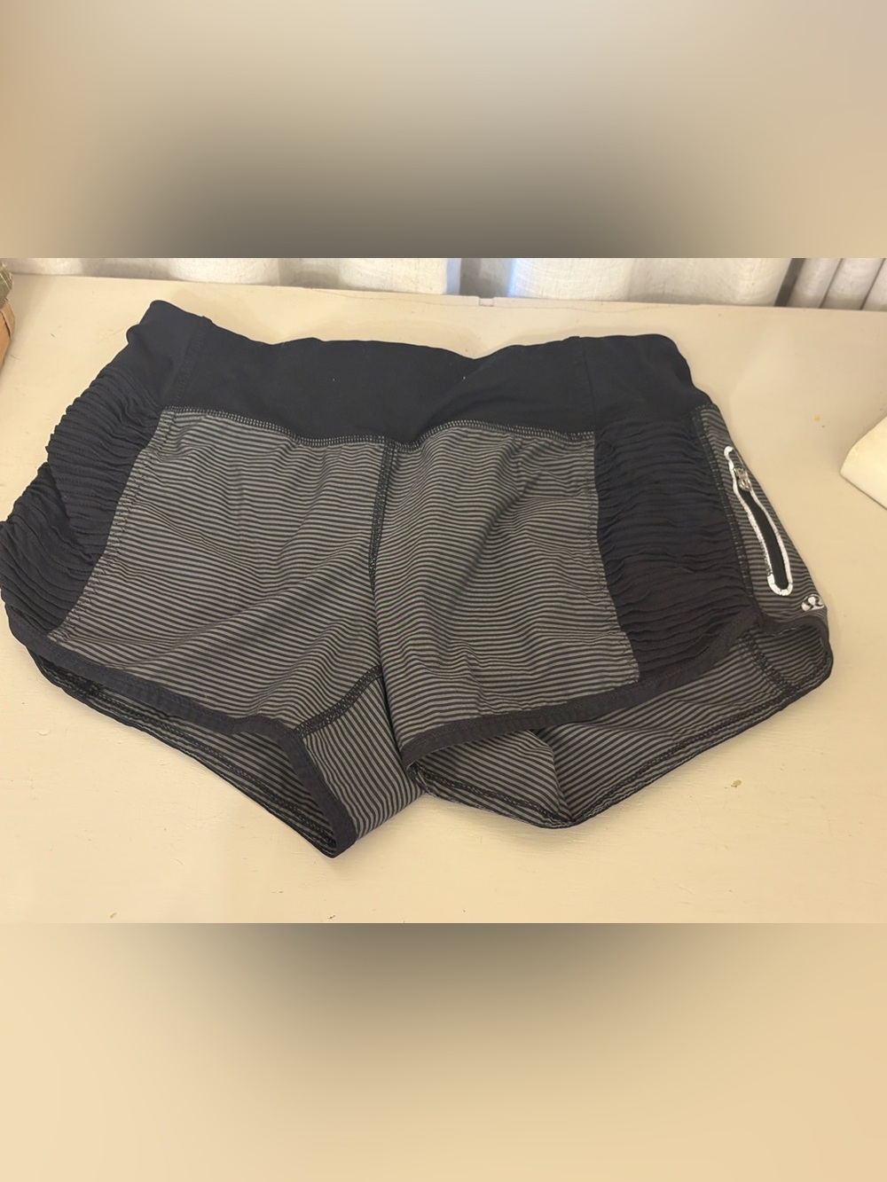 VTG Lululemon Run Bright At Night Shorts Tonka Stripe Cashew Black Size 4